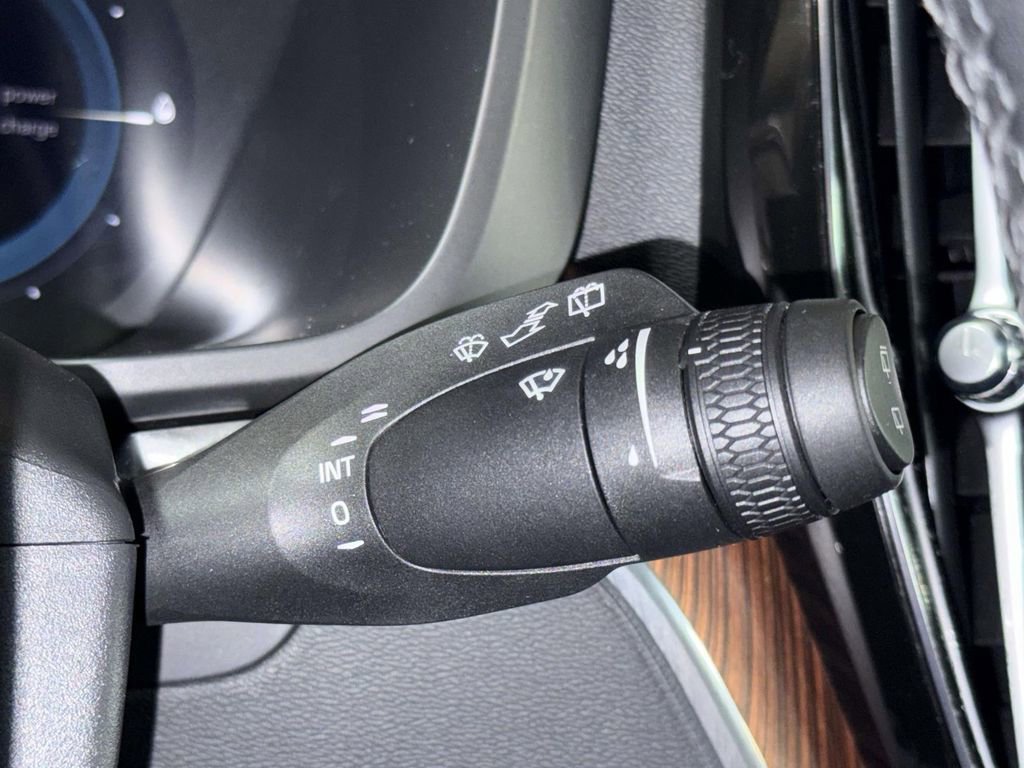 Used 2023 Volvo XC60 T8 Plus image 29
