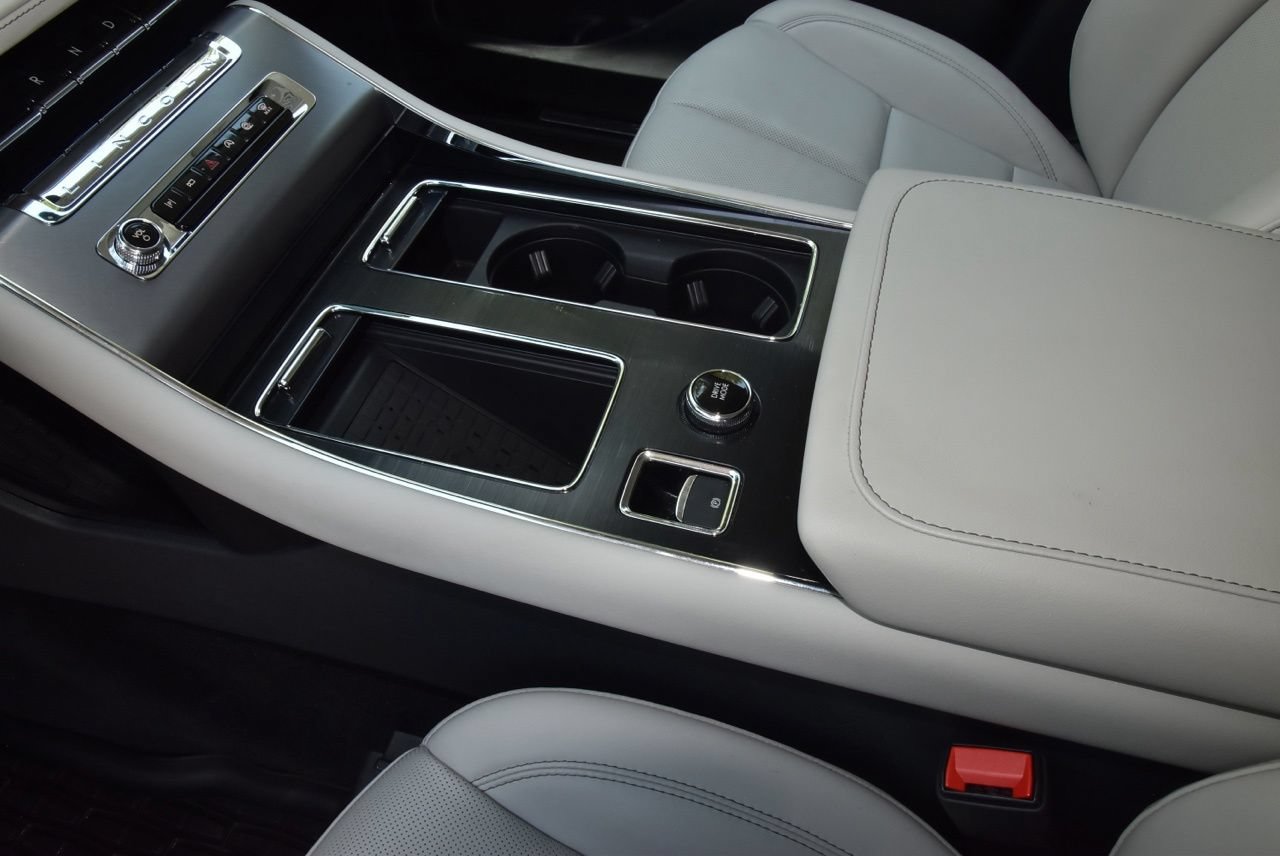 Certified 2026 Lincoln Aviator AWD image 32
