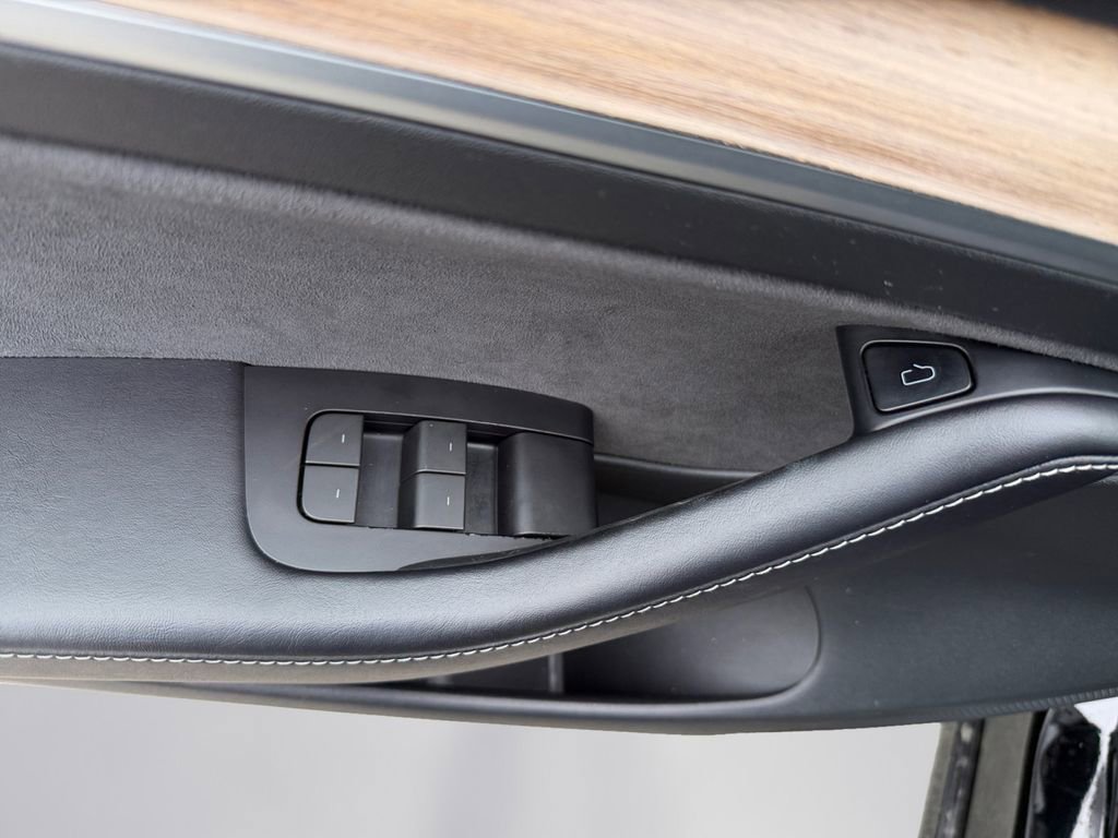 Used 2023 Tesla Model 3 Standard Range image 18