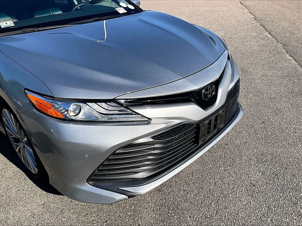 Certified 2018 Toyota Camry XLE FWD image 8