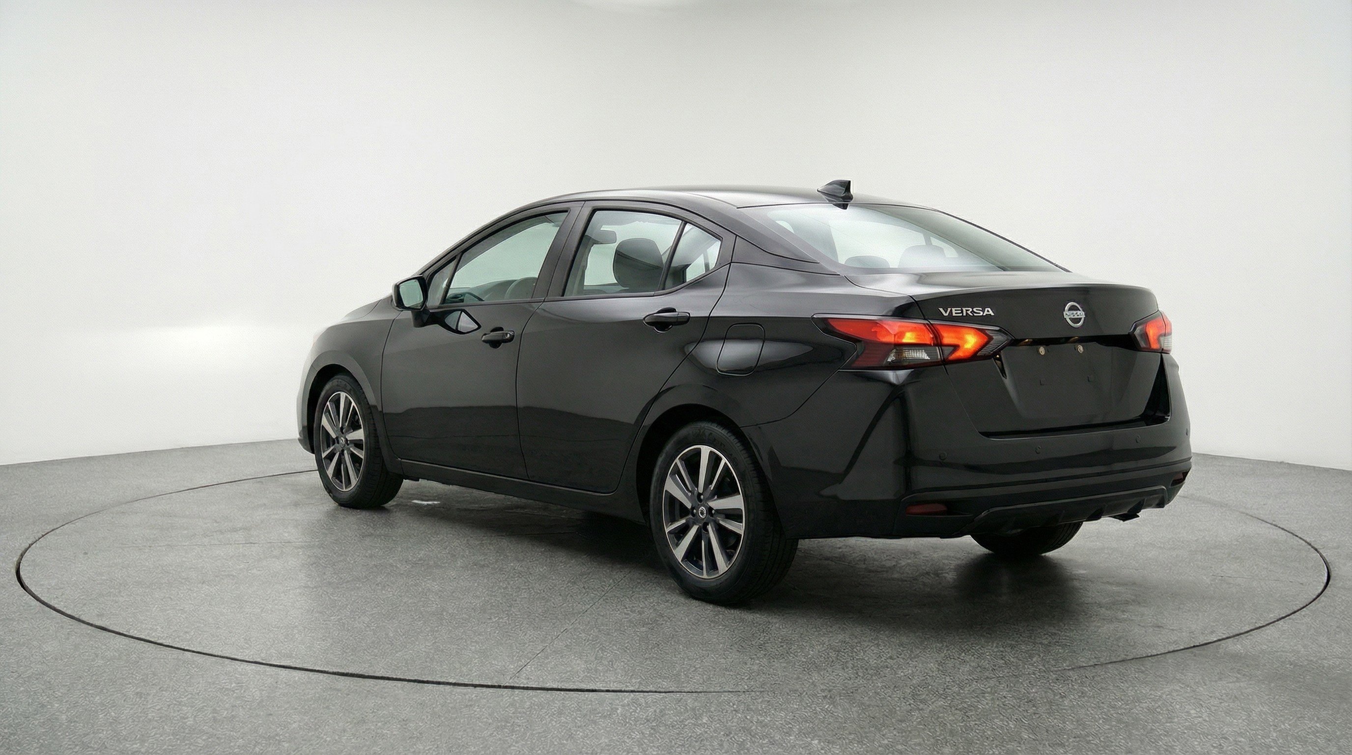 Used 2025 Nissan Versa SV FWD image 6