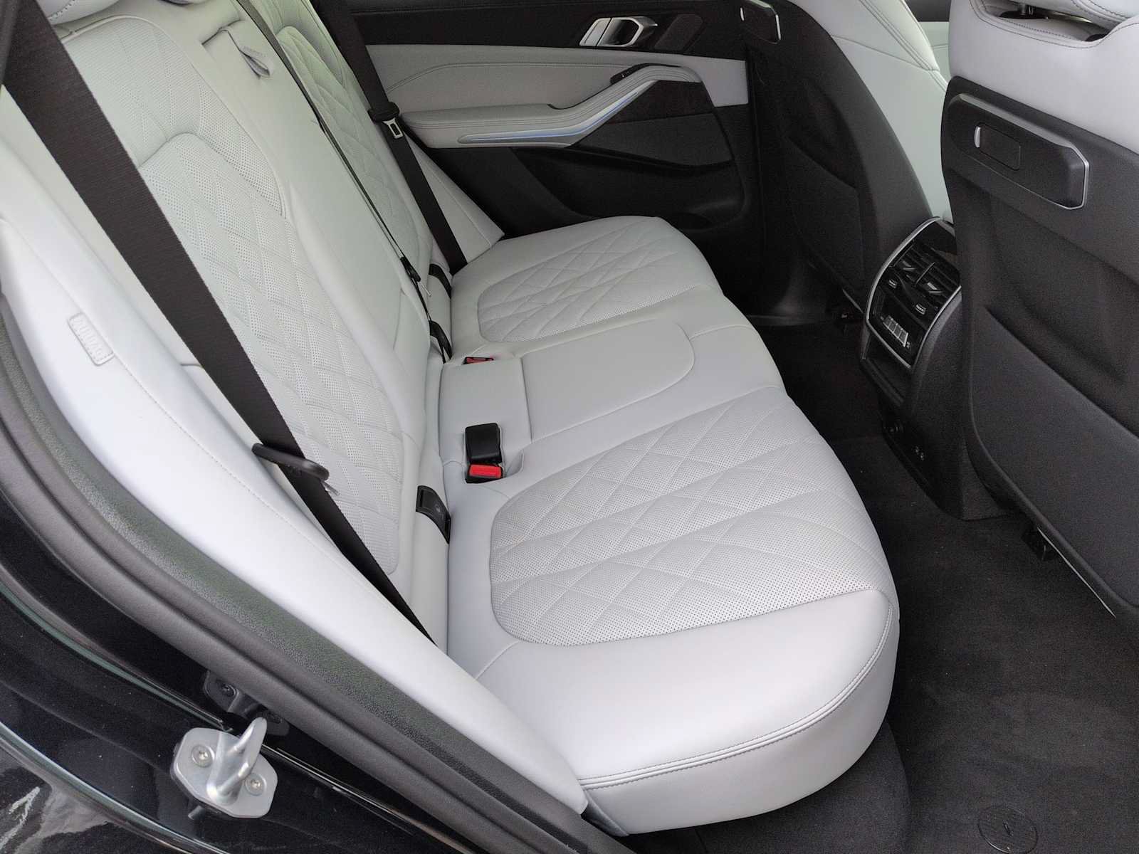 Used 2026 BMW X5 xDrive50e w/ M Sport Package AWD/4WD image 22