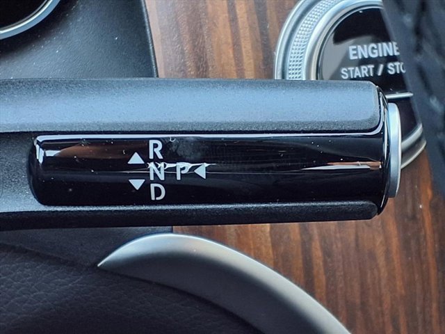 Used 2025 Mercedes-Benz GLC 300 image 11