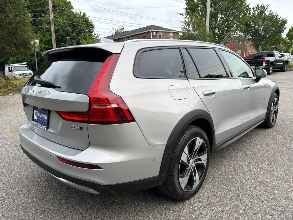 Used 2025 Volvo V60 B5 Cross Country Plus AWD/4WD image 7