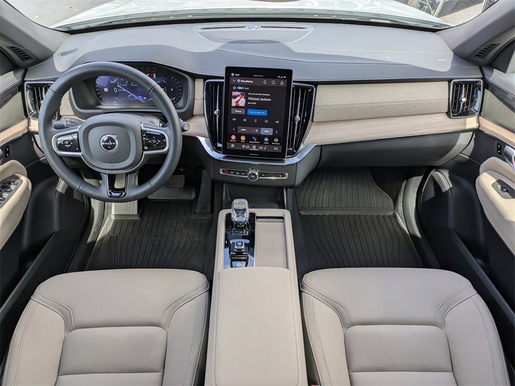 Certified 2026 Volvo XC90 B6 Plus w/ Protection Package Premier image 21