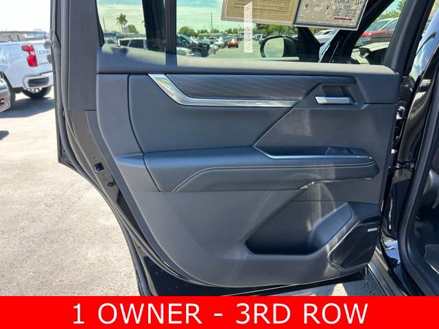 Used 2025 GMC Acadia Elevation image 13