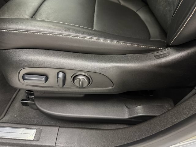 Used 2023 GMC Acadia SLT w/ Preferred Package FWD image 28
