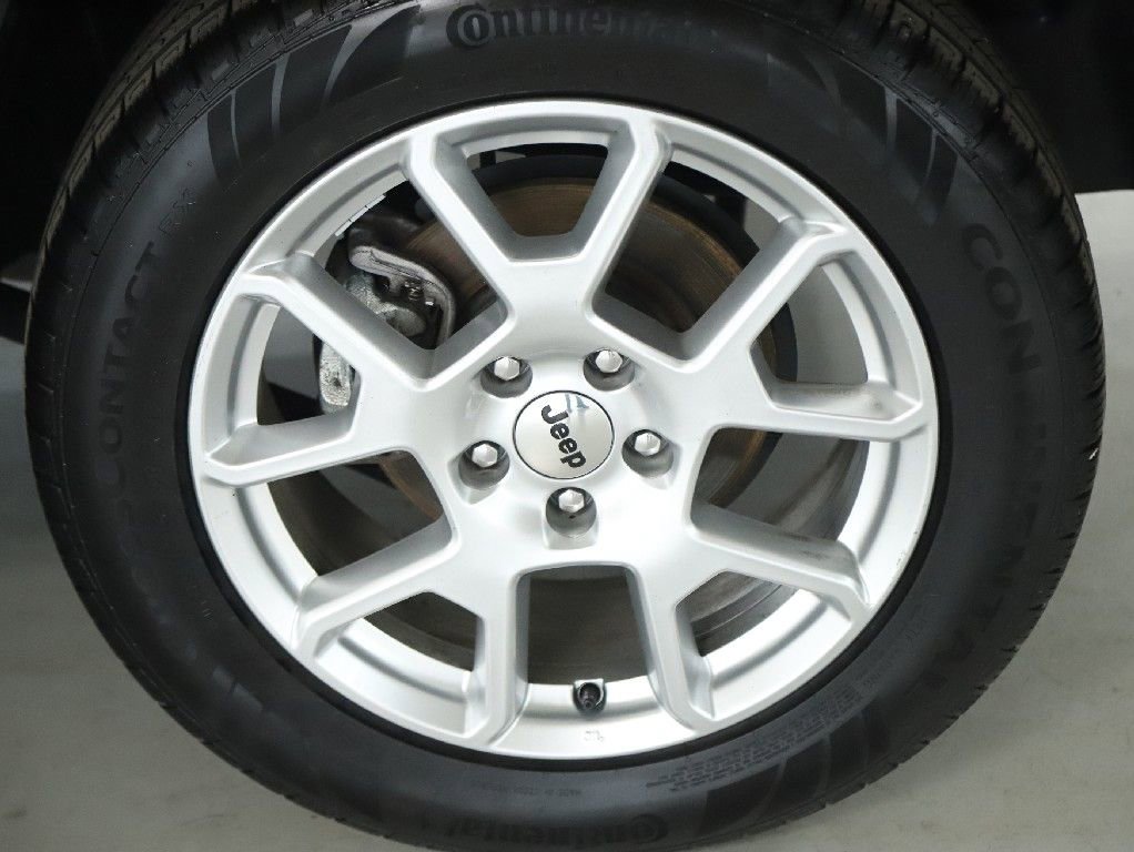 Used 2023 Jeep Renegade Latitude w/ Premium Group image 38