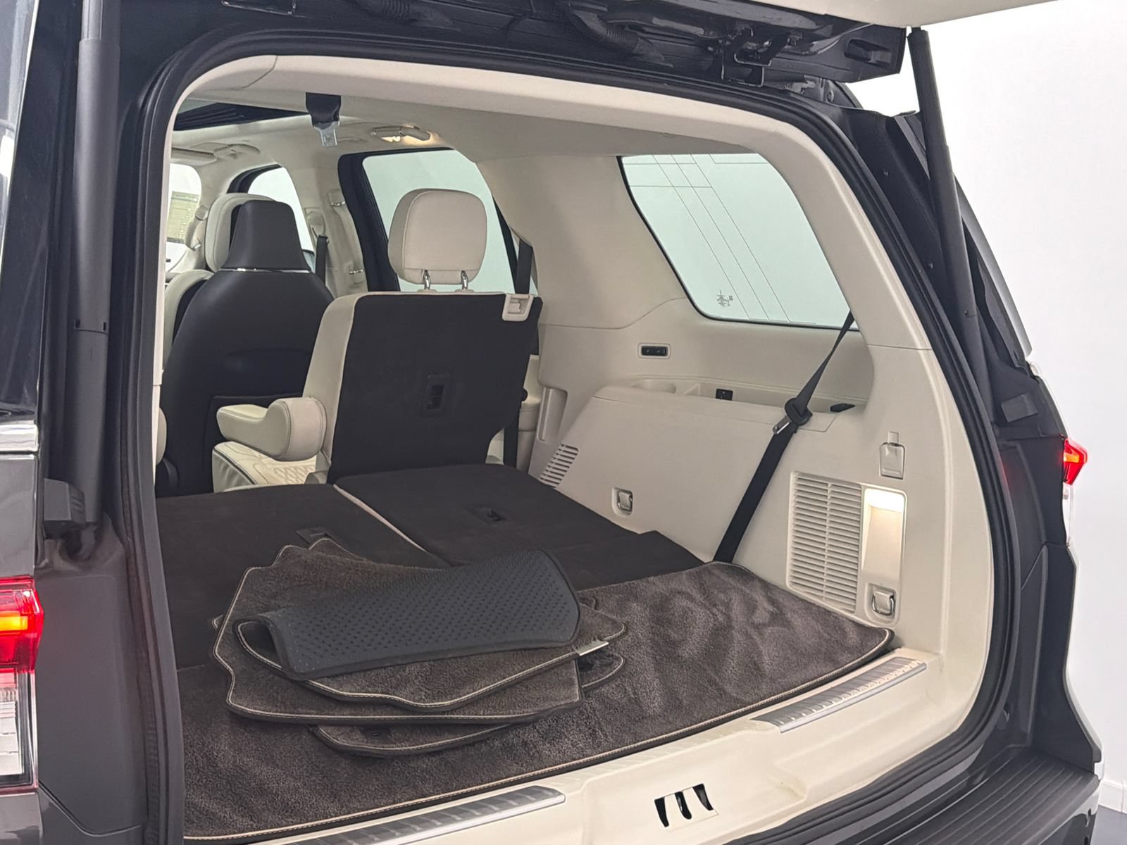 Certified 2023 Lincoln Navigator Black Label AWD/4WD image 9