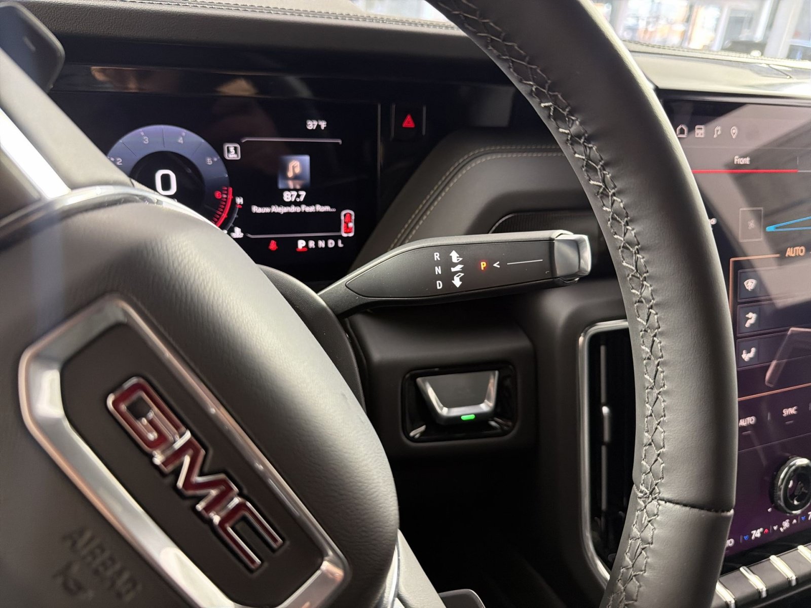 New 2026 GMC Yukon XL Elevation AWD/4WD image 22