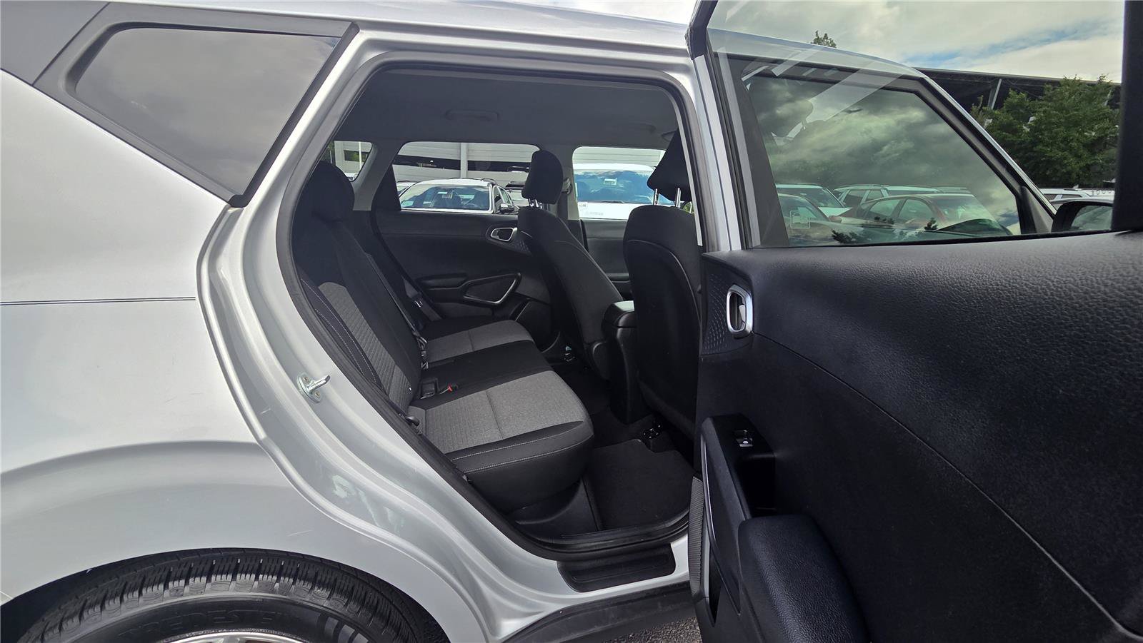 Used 2020 Kia Soul S FWD image 33