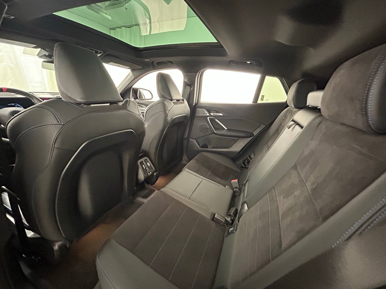 Used 2025 BMW X2 M35i image 33