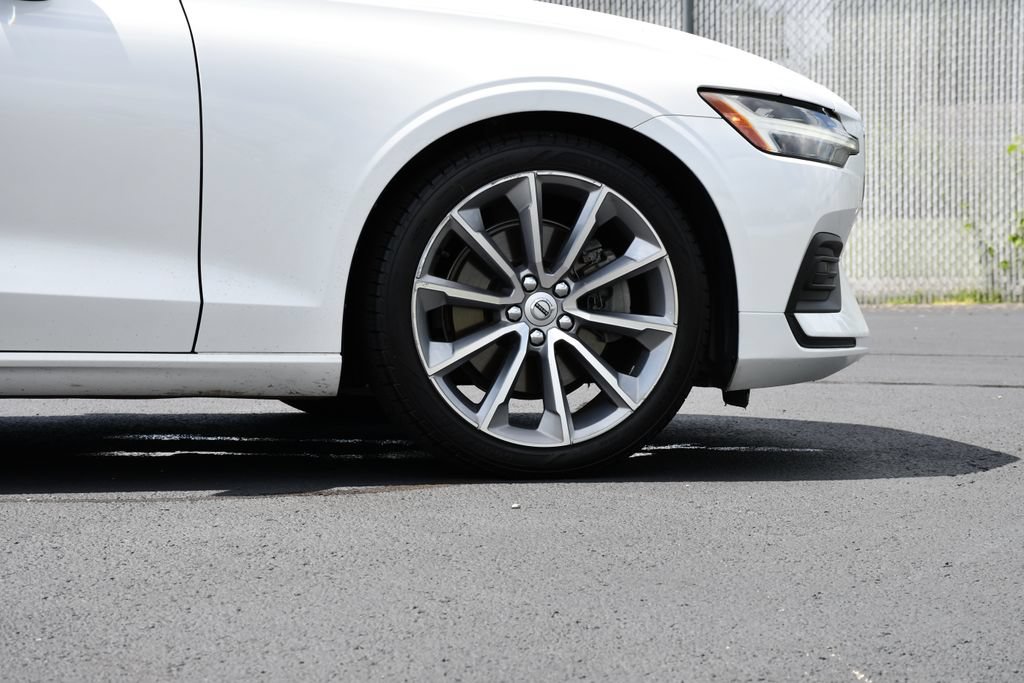 Used 2019 Volvo S60 T5 Momentum w/ Premium Package FWD image 9