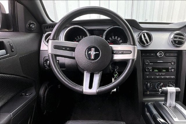 Used 2005 Ford Mustang GT RWD image 5