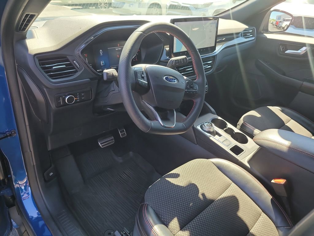Certified 2023 Ford Escape ST-Line w/ Tech Pack #1 image 16