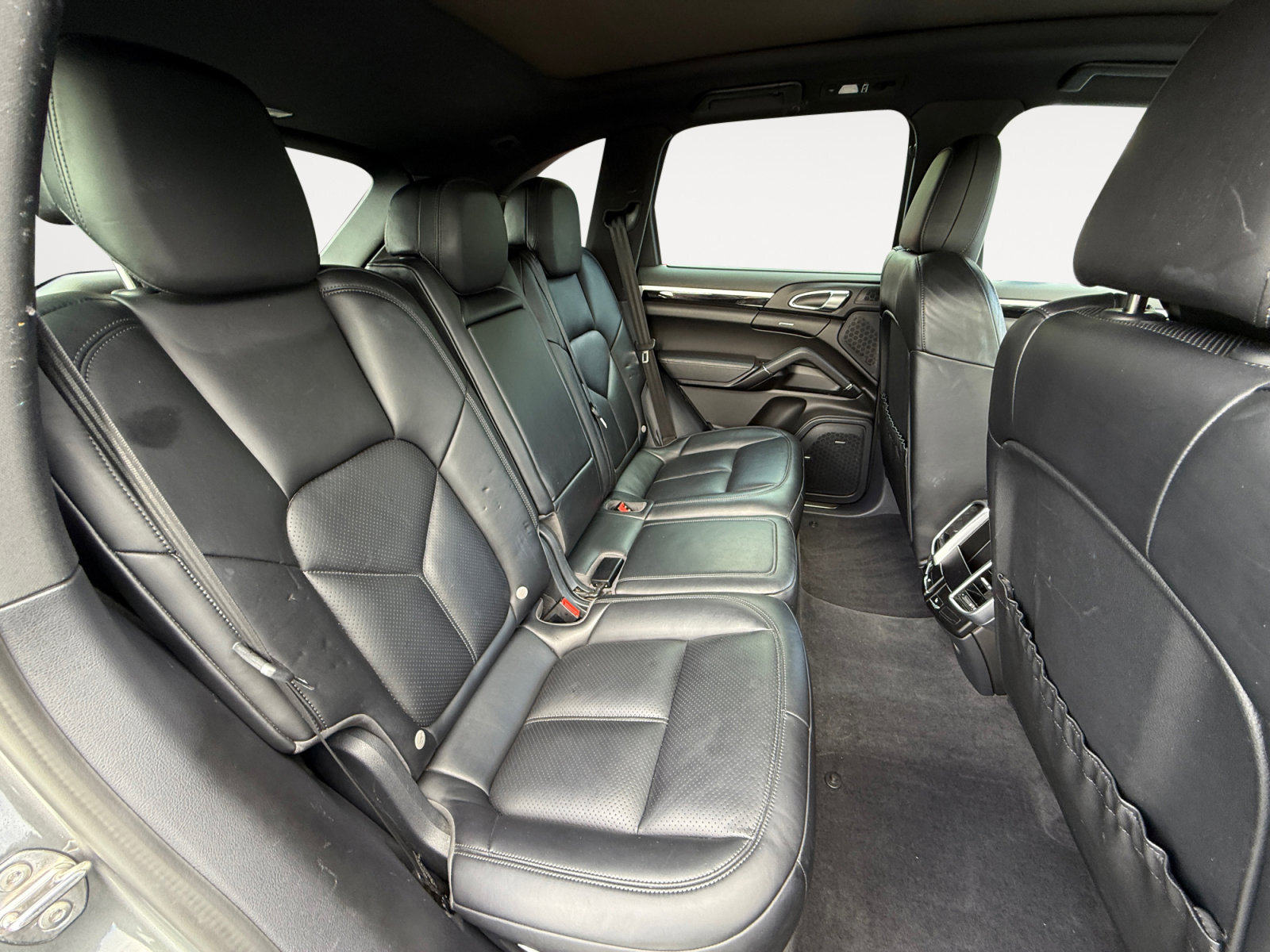 Used 2017 Porsche Cayenne S AWD/4WD image 18