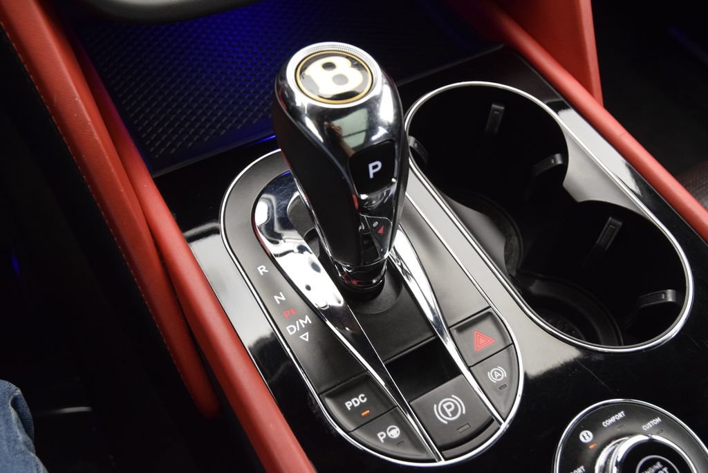 Used 2020 Bentley Bentayga Design Series AWD/4WD image 32