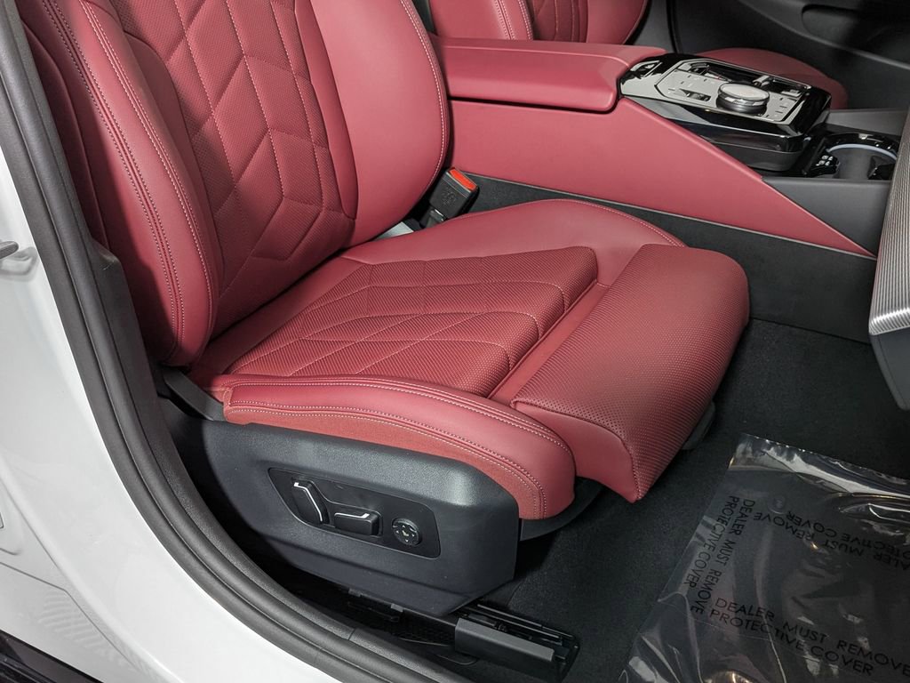 Used 2025 BMW 530i xDrive w/ M Sport Package image 36