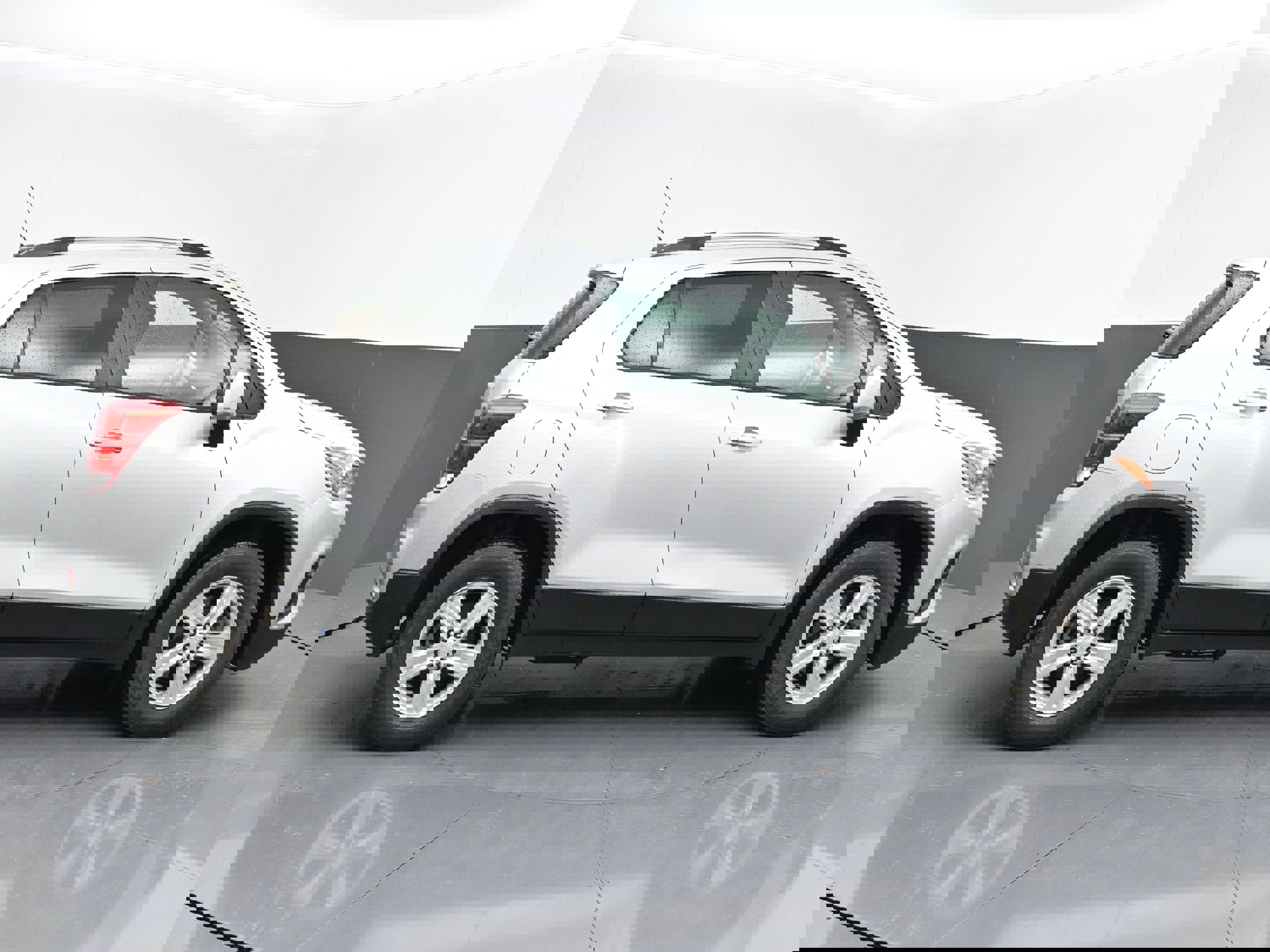 Certified 2022 Chevrolet Trax LT w/ LT Convenience Package image 8