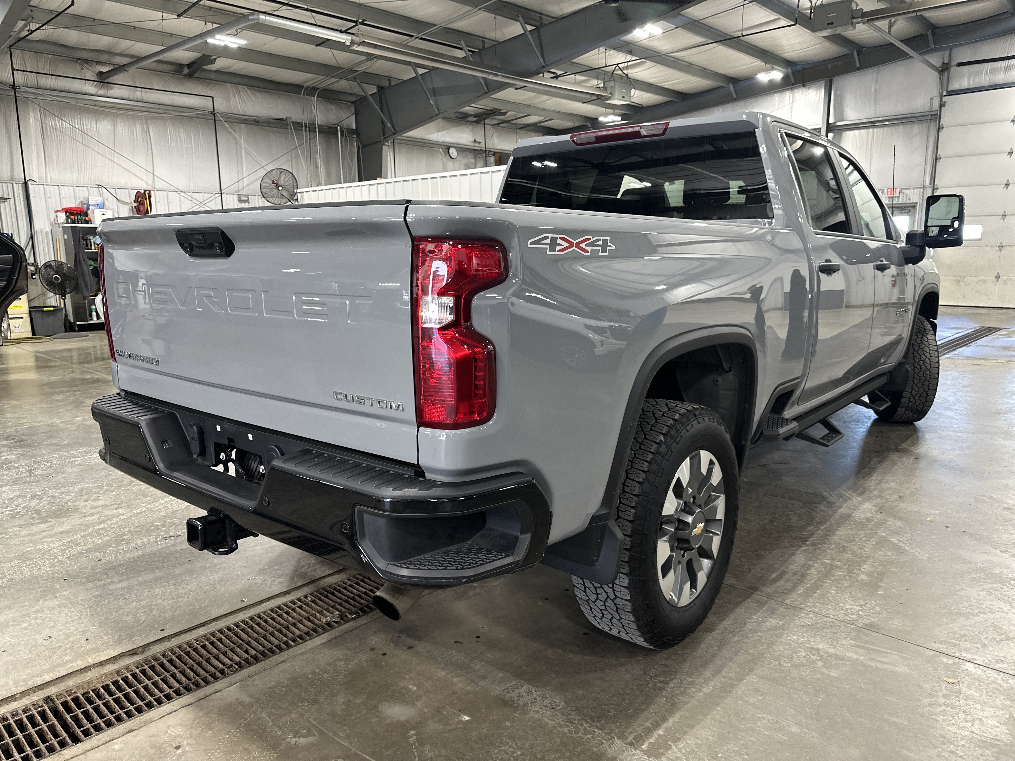 Used 2024 Chevrolet Silverado 2500 Custom w/ Custom Convenience Package AWD/4WD image 3