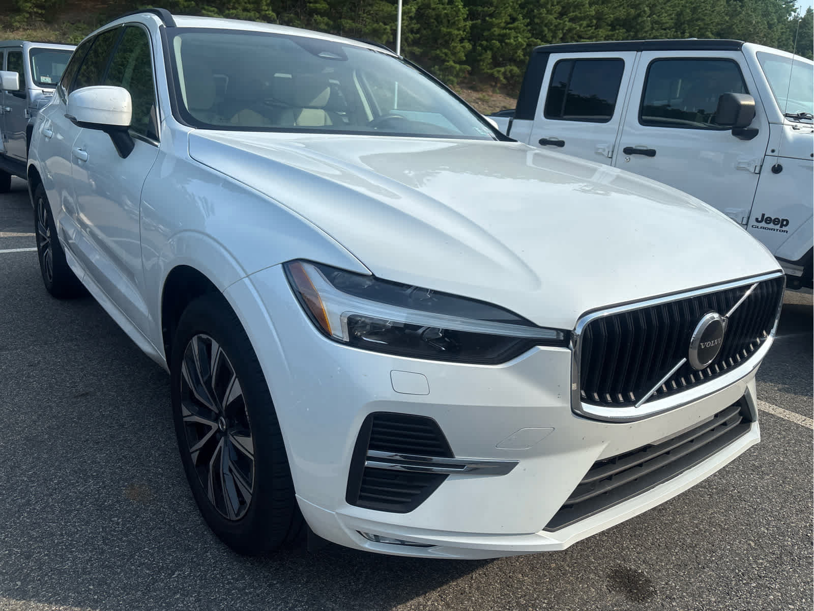 Used 2023 Volvo XC60 B5 Core w/ Climate Package AWD/4WD image 2