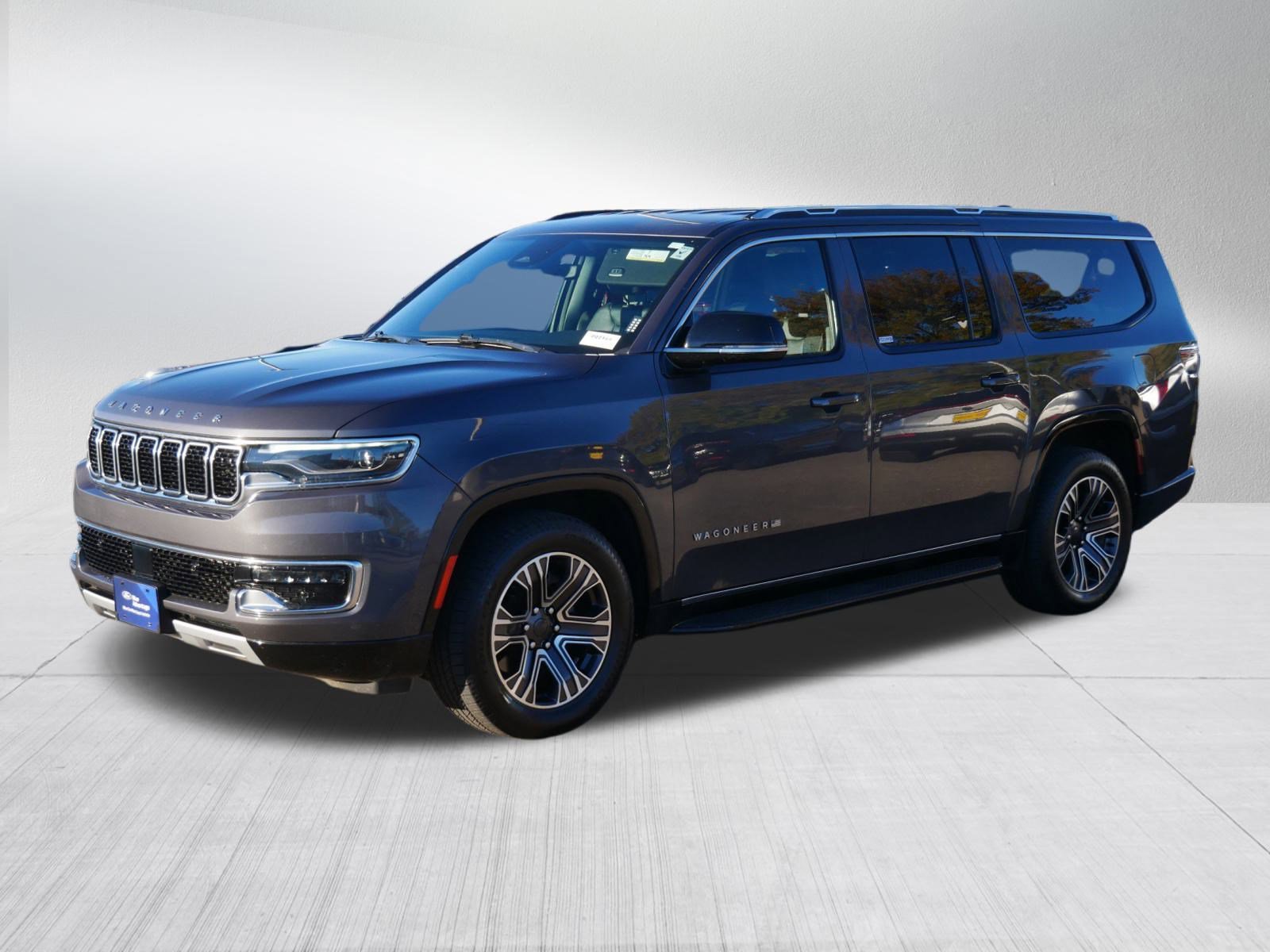 Used 2024 Jeep Wagoneer L Series II w/ Flexible Seating Group image 3