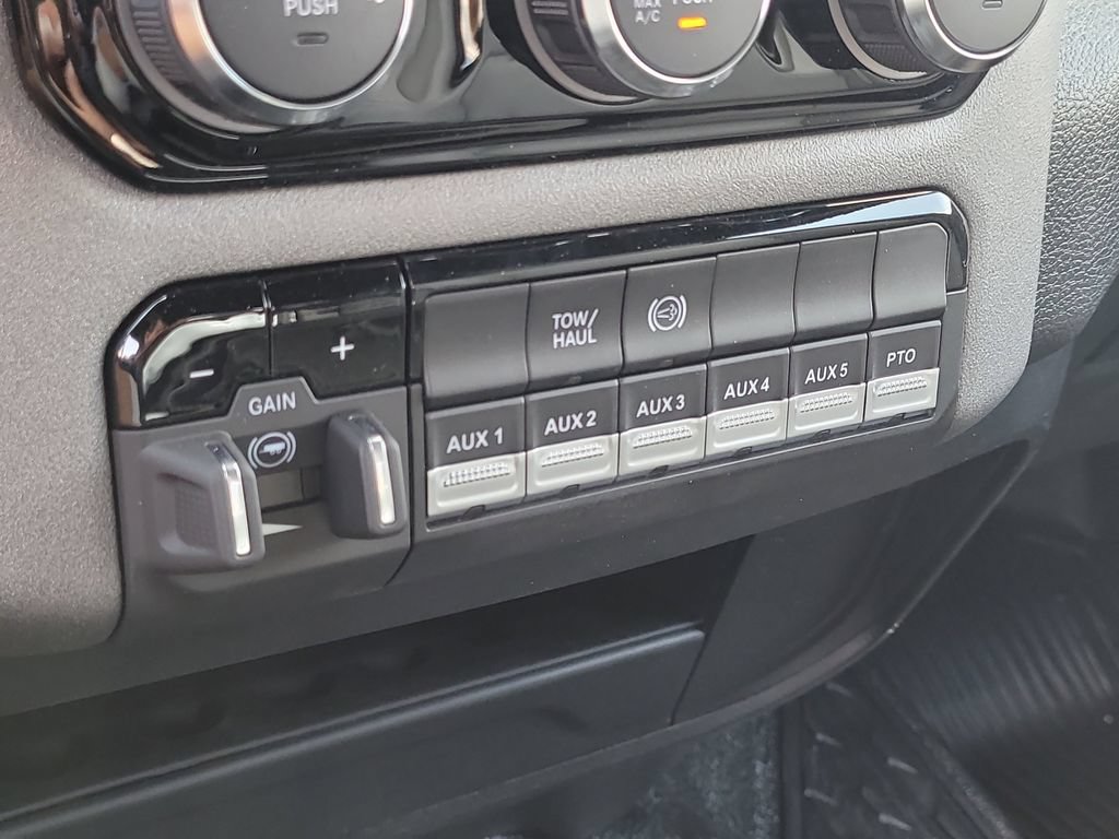 New 2026 RAM 5500 Tradesman AWD/4WD image 23