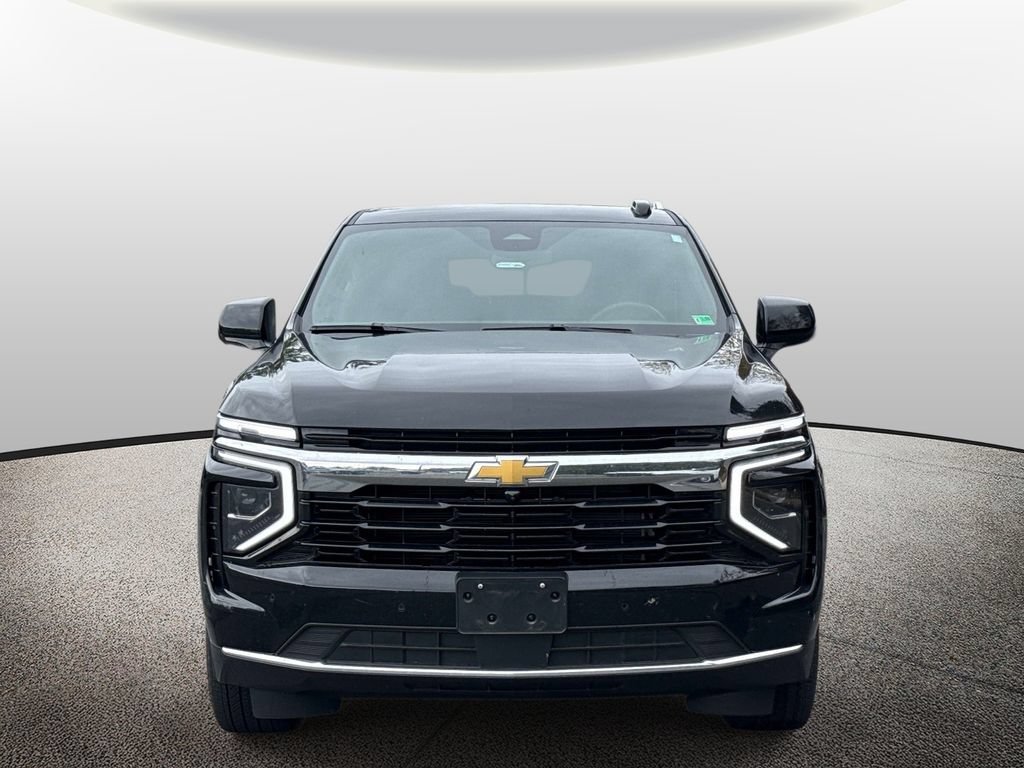 Used 2025 Chevrolet Tahoe LS AWD/4WD image 2