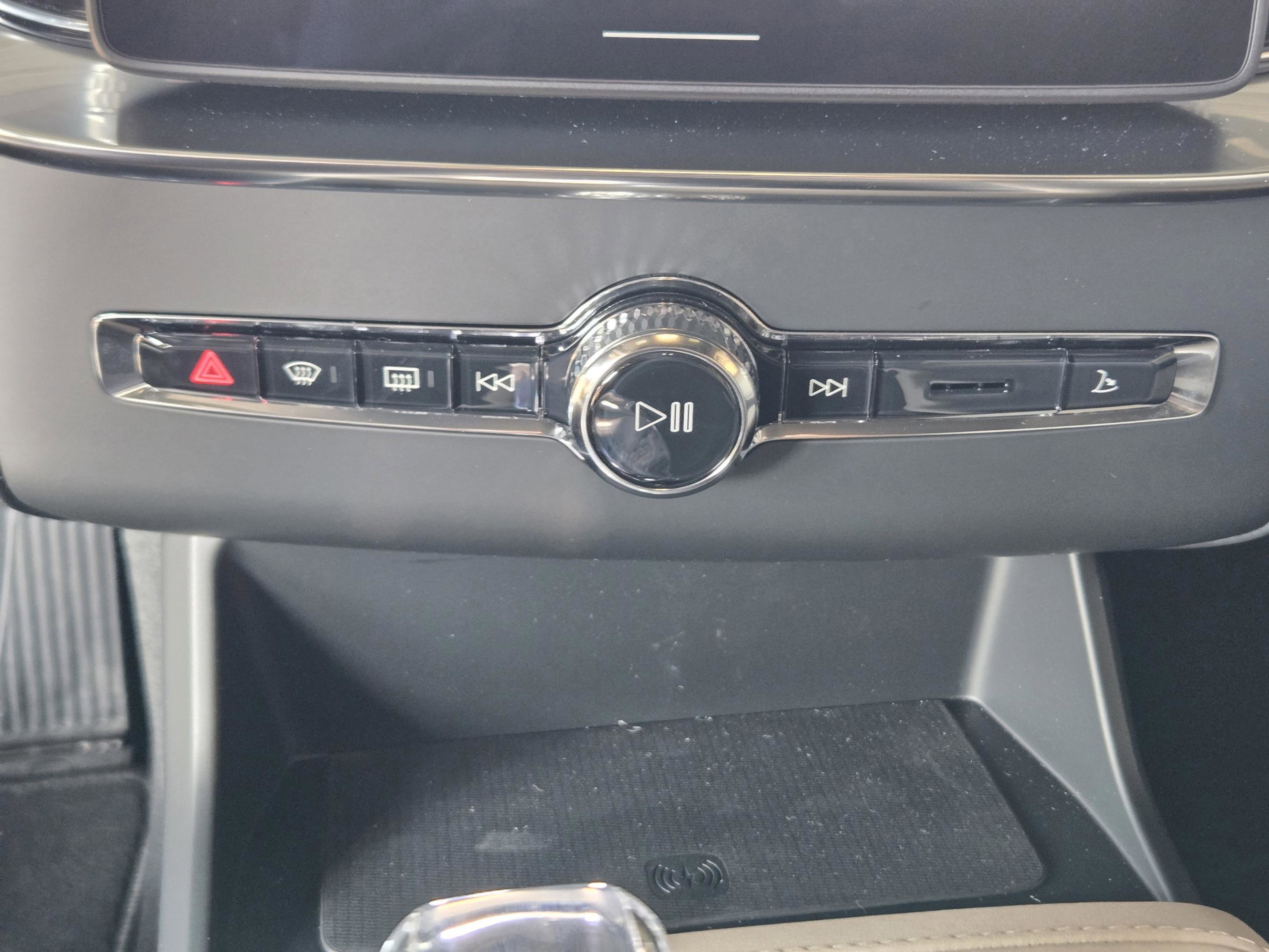 New 2026 Volvo XC90 B6 Plus AWD/4WD image 15
