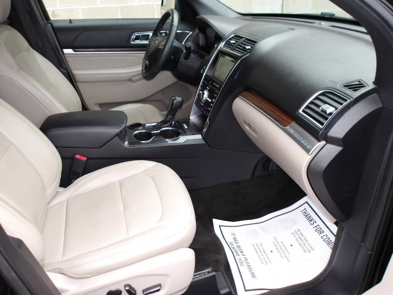 Used 2018 Ford Explorer Limited image 26
