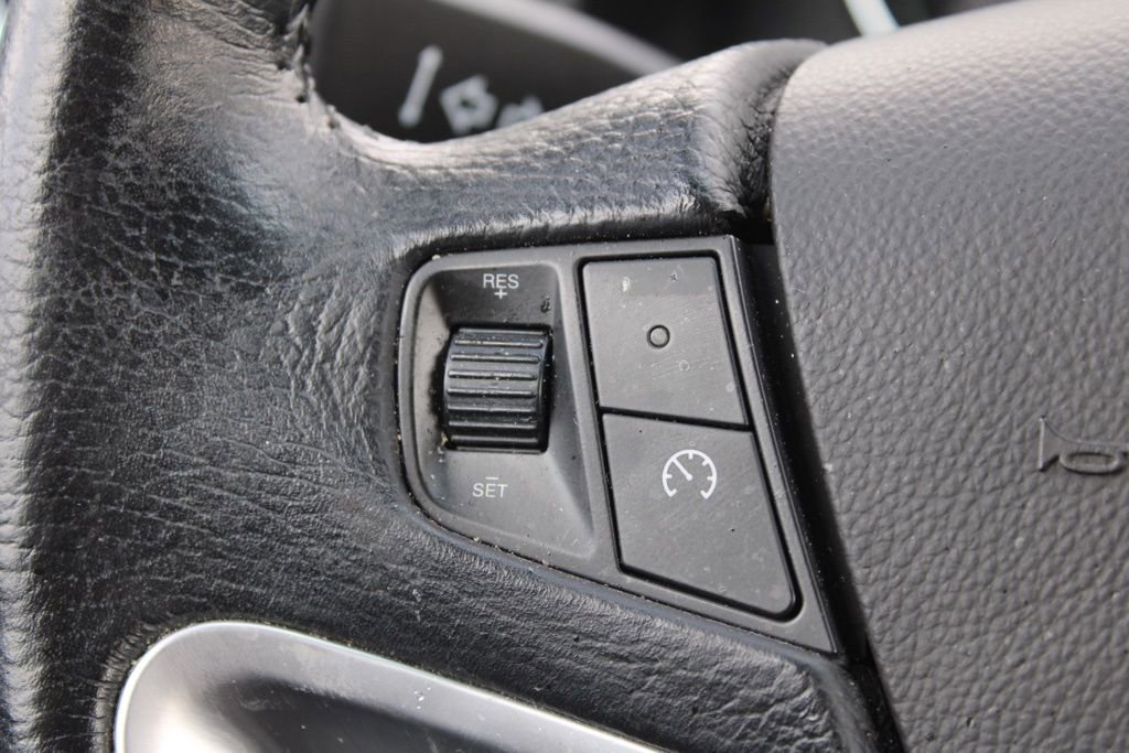 Used 2013 Chevrolet Captiva Sport LTZ image 28