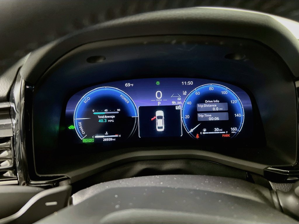 Used 2025 Toyota Camry XSE FWD image 19