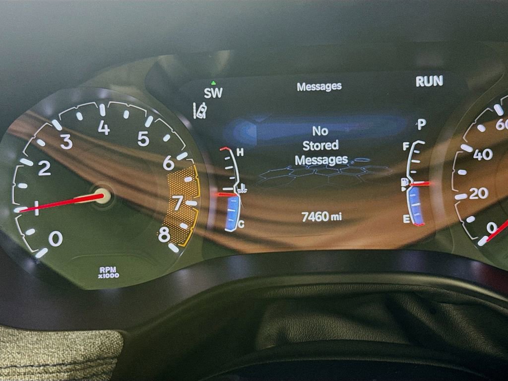 Used 2025 Jeep Compass Latitude image 14