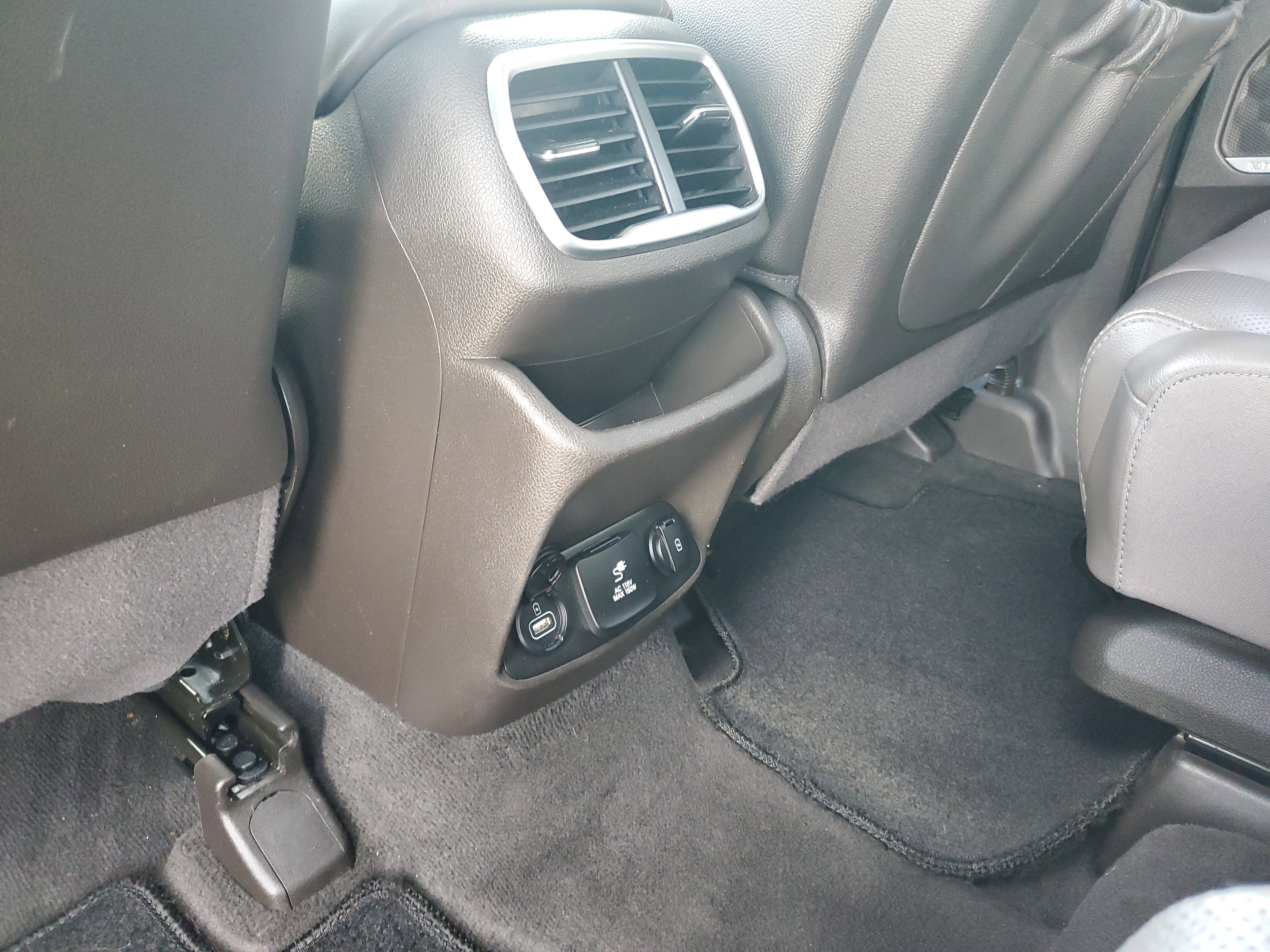 Used 2019 Hyundai Santa Fe FWD image 12