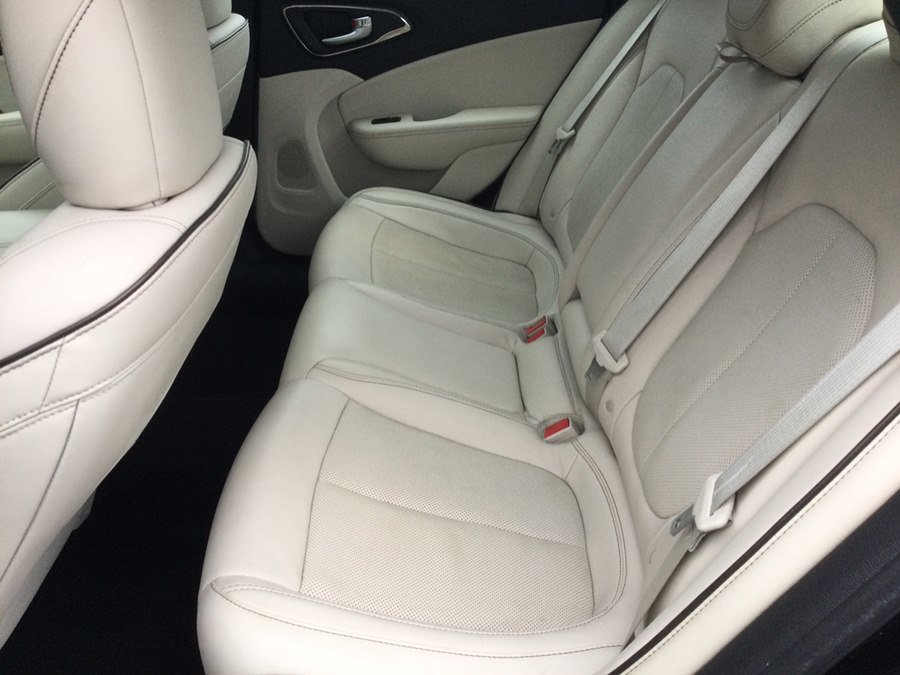 Used 2015 Chrysler 200 C w/ Navigation & Sound Group I image 14