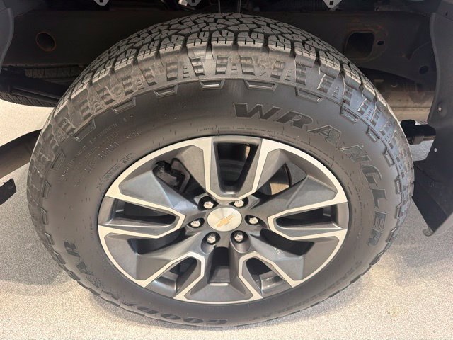 Used 2024 Chevrolet Silverado 1500 LT AWD/4WD image 7
