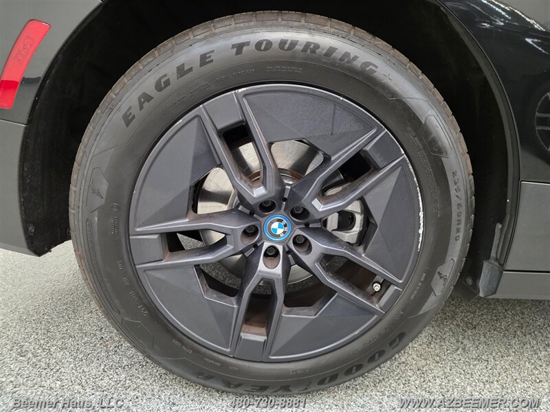 Used 2024 BMW iX xDrive50 AWD/4WD image 16
