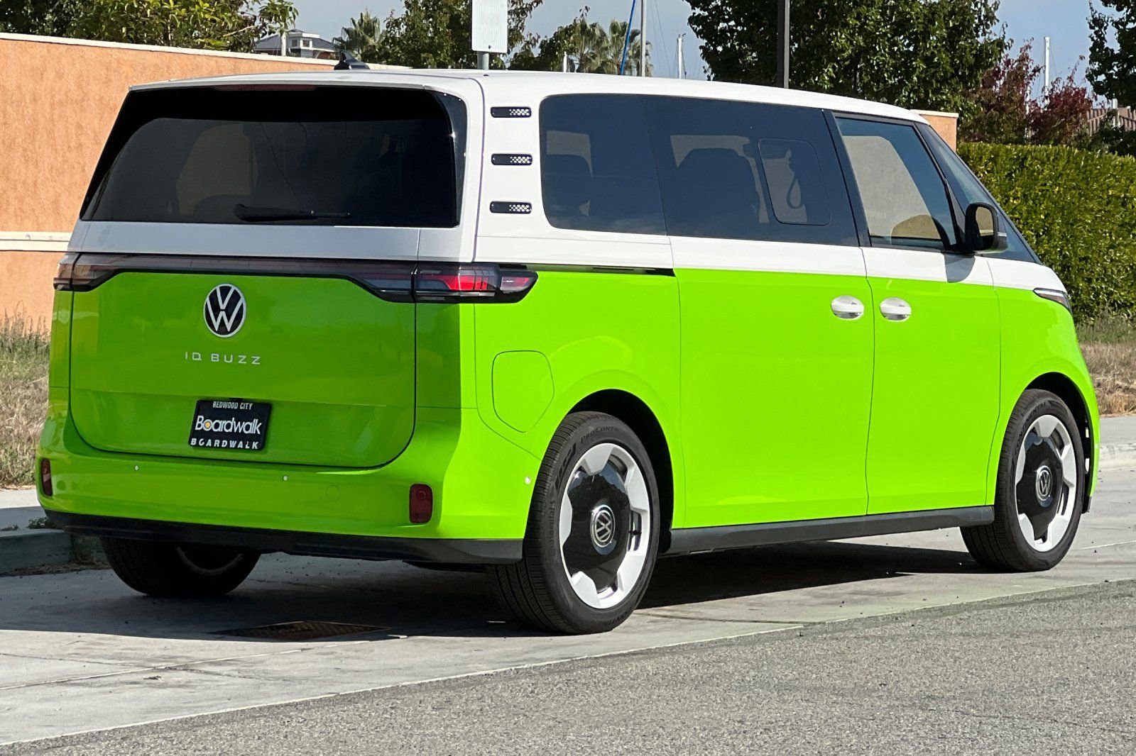 New 2025 Volkswagen ID. Buzz Pro S RWD image 4
