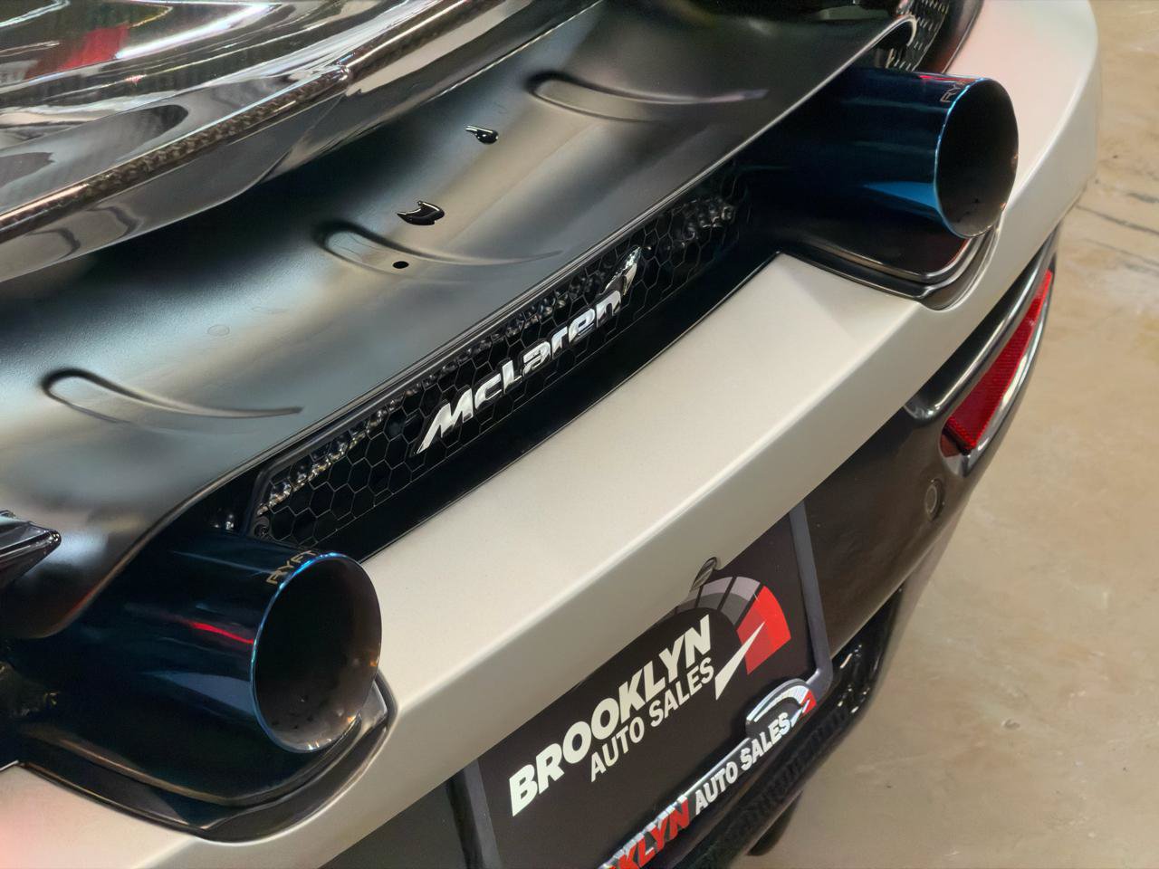 Used 2020 McLaren 720S Performance RWD image 28