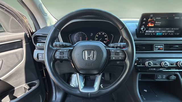 Used 2025 Honda Pilot Touring image 12