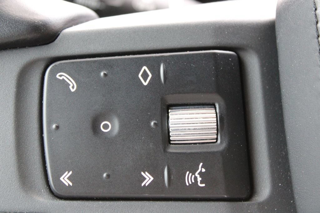 Used 2023 Land Rover Defender 90 X AWD/4WD image 21