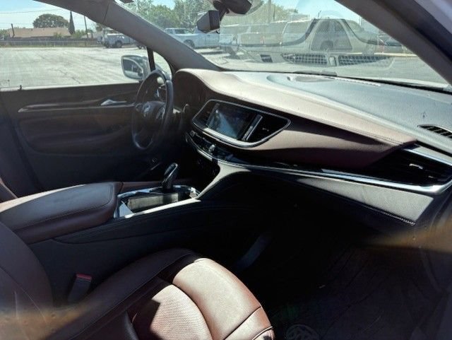 Used 2020 Buick Enclave Avenir w/ Avenir Technology Package FWD image 18