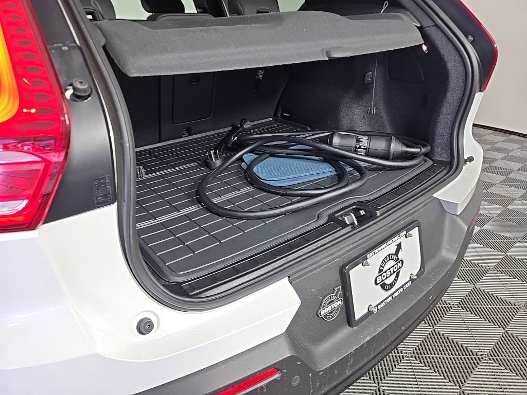 Certified 2023 Volvo XC40 Recharge Plus w/ Protection Package Premier image 11