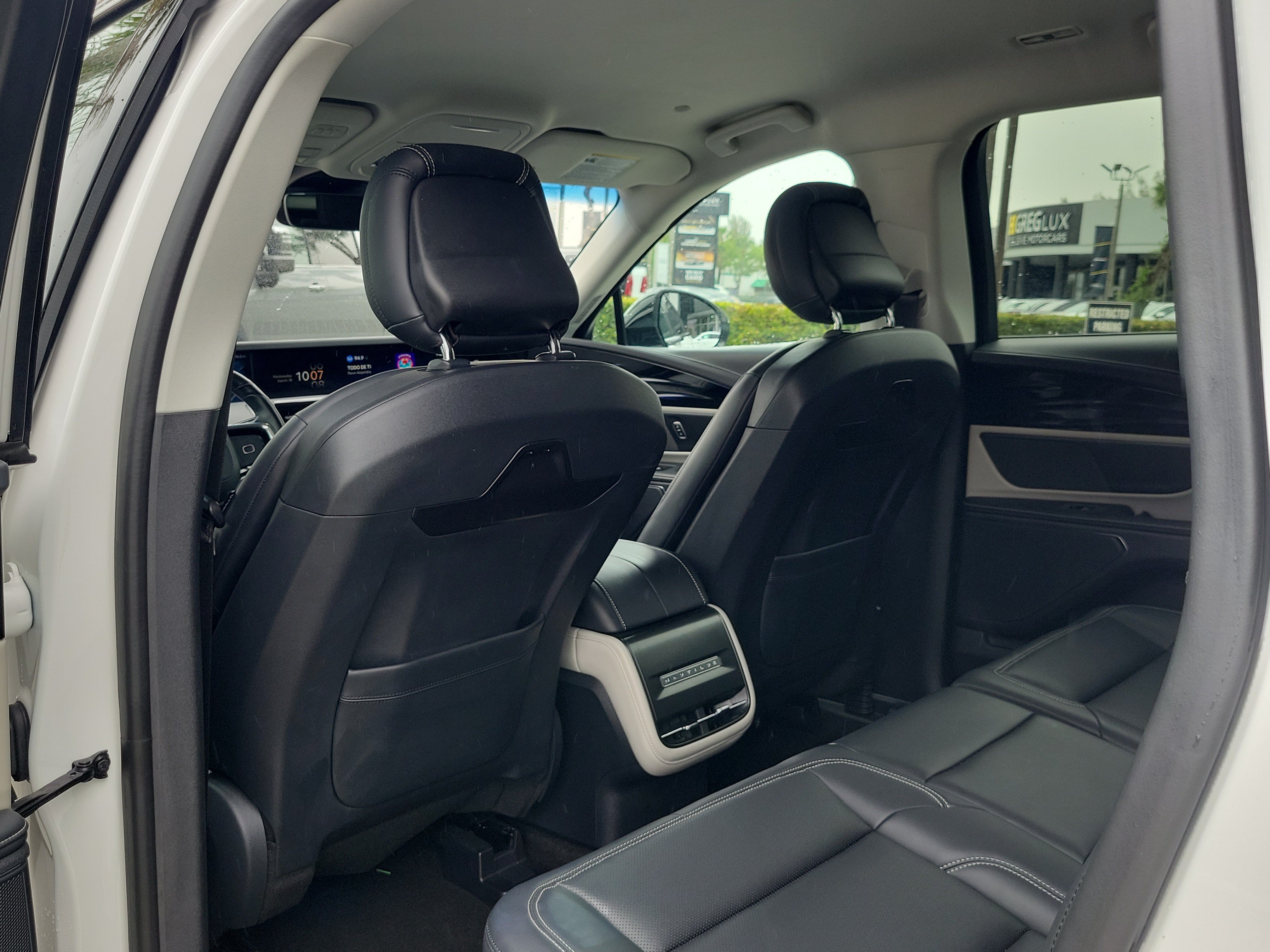 Used 2024 Lincoln Nautilus Premier AWD/4WD image 14