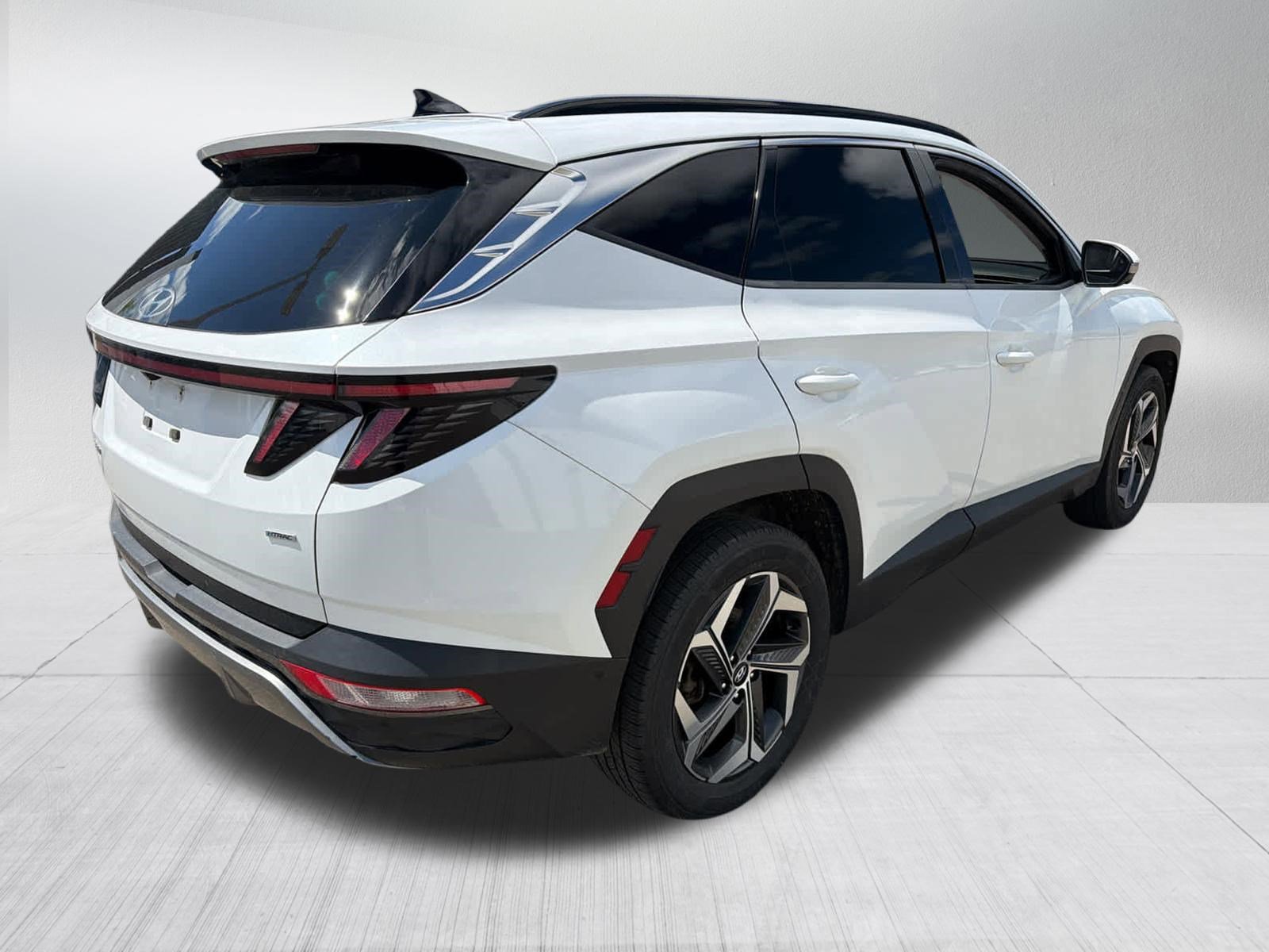Used 2022 Hyundai Tucson Limited AWD/4WD image 3