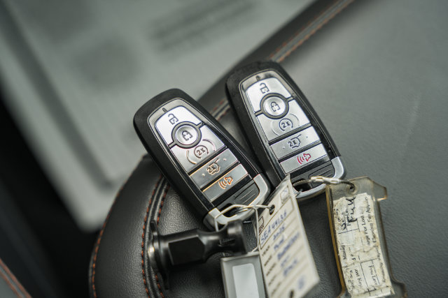 Used 2025 Ford Expedition Active AWD/4WD image 62