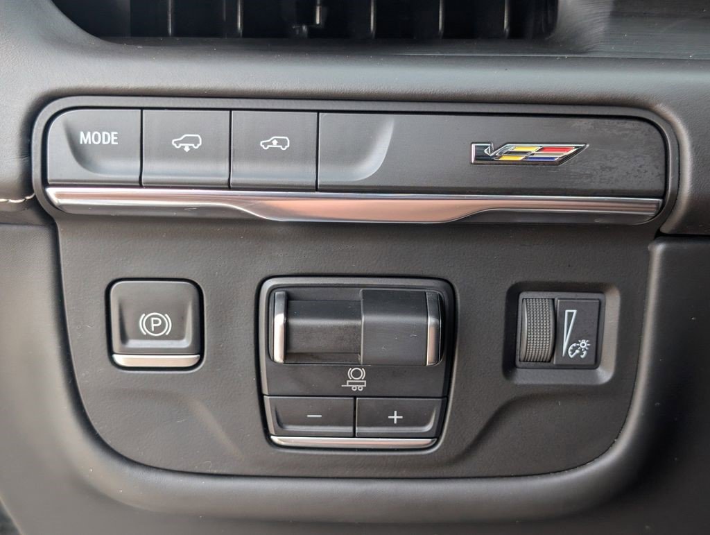 Certified 2023 Cadillac Escalade ESV V AWD/4WD image 29
