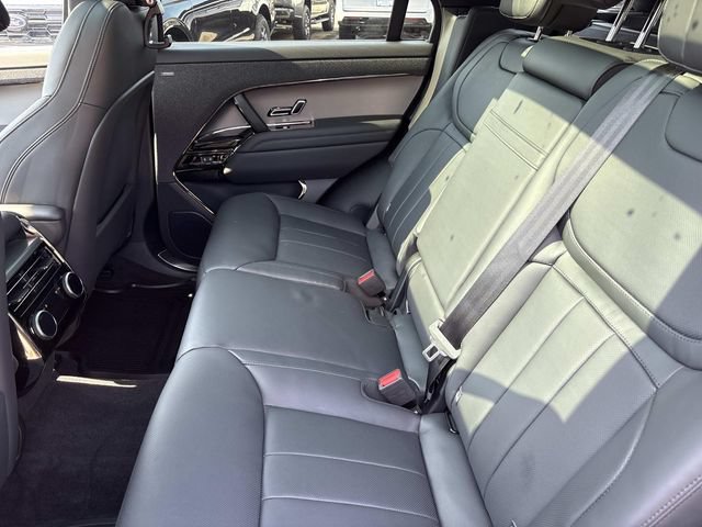 Used 2025 Land Rover Range Rover Sport SE AWD/4WD image 18