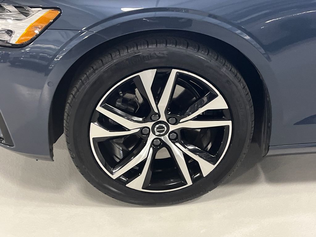 Certified 2024 Volvo S60 B5 Plus image 8