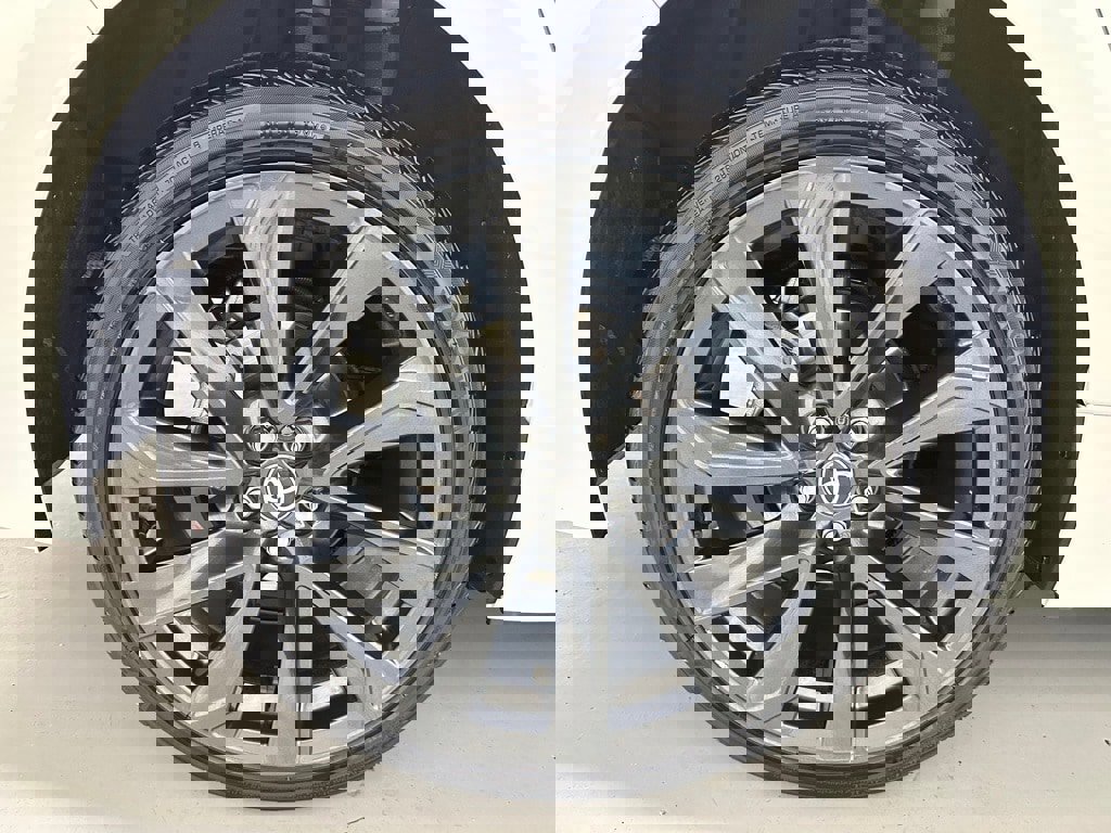 Used 2025 Toyota Corolla SE image 65